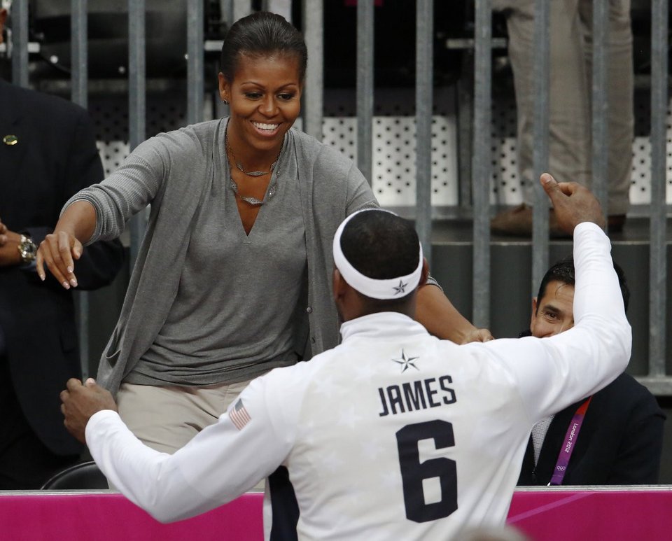 Οι 52 φωτογραφίες που αποδεικνύουν ότι η Μισέλ Ομπάμα είναι η πιο κουλ Πρώτη Κυρία [εικόνες] | iefimerida.gr 25