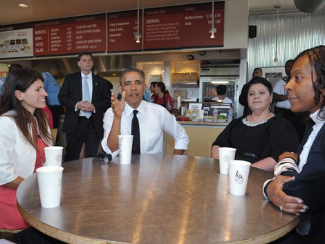 Ο Ομπάμα λιγουρεύτηκε μπουρίτο και πήγε σε φαστφουντάδικο [εικόνες] | iefimerida.gr 2