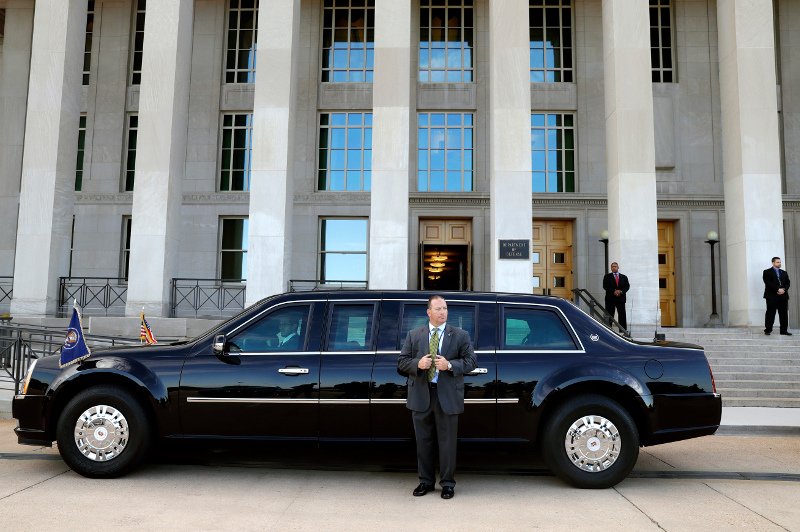 «Το τέρας»: Διέρρευσε η πρώτη φωτογραφία από τη θωρακισμένη λιμουζίνα των 15 εκατ. του Τραμπ [εικόνες] | iefimerida.gr 2