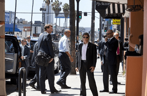 Πώς εξαιτίας του Ομπάμα μια γυναίκα παραλίγο να γεννήσει καταμεσής του δρόμου [εικόνες] | iefimerida.gr 5