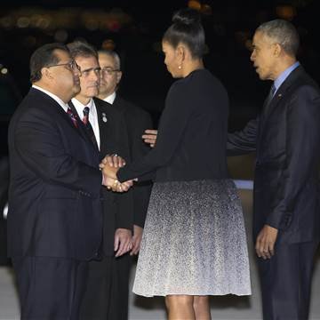 Συγγενείς θυμάτων του Σαν Μπερναρντίνο συνάντησε ο Ομπάμα [εικόνες]  | iefimerida.gr 0