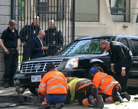 Ξέμεινε η λιμουζίνα του Ομπάμα - Αντί για πετρέλαιο έβαλαν... βενζίνη [εικόνες] | iefimerida.gr 1