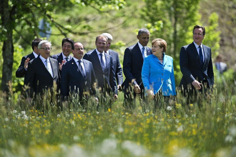 Βόλτα στην εξοχή για Μέρκελ και Ομπάμα: Ηπιαν μπύρες και έφαγαν λουκάνικα για πρωινό [εικόνες] | iefimerida.gr 12