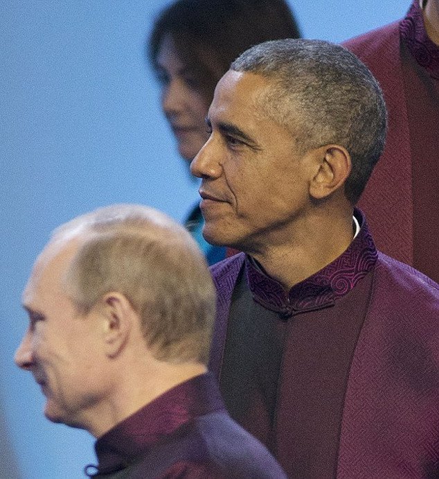 Ομπάμα και Πούτιν σε σύνοδο ηγετών φορώντας χιτώνα [εικόνες] | iefimerida.gr 7