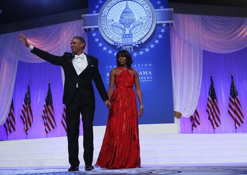 Η Μισέλ Ομπάμα αποκαλύπτει: Ο Μπαράκ φορούσε το ίδιο σμόκιν επί 8 χρόνια! [εικόνες] | iefimerida.gr 7