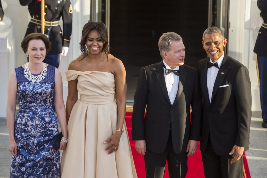 Η εντυπωσιακή εμφάνιση της Μισέλ Ομπάμα -Εκλεψε την παράσταση με το φόρεμά της [εικόνες] | iefimerida.gr 4