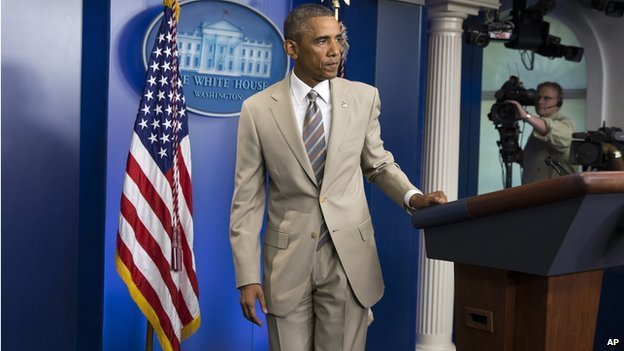 Ο Ομπάμα μιλούσε για πόλεμο και όλοι κοίταζαν το μπεζ σακάκι του [εικόνες] | iefimerida.gr 0
