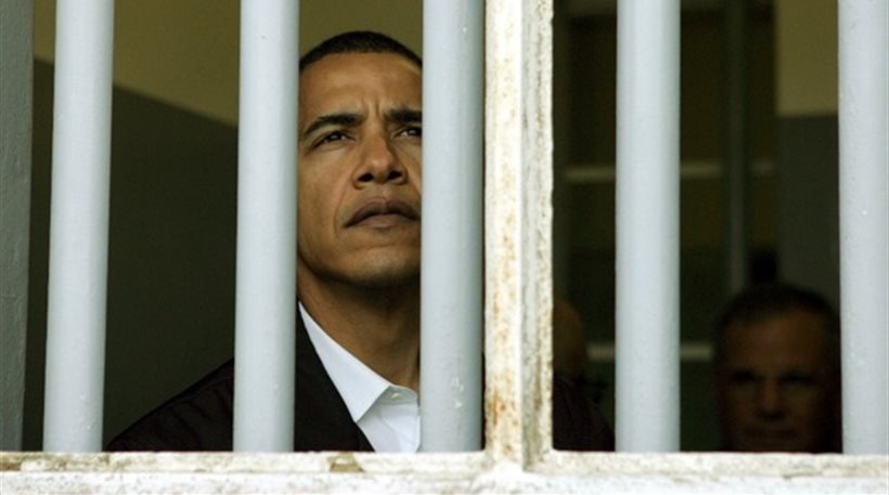 Ο Μπαράκ Ομπάμα στο κελί που πέρασε 18 χρόνια ο Νέλσον Μαντέλα στις φυλακές Ρόμπεν [εικόνα] | iefimerida.gr 0