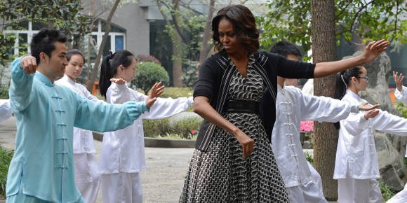 Η Μισέλ Ομπάμα μυείται στο Τάι Τσι και ξετρελαίνει τους Κινέζους [εικόνες&βίντεο] | iefimerida.gr 1