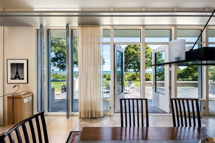 Το σπίτι όπου περνούσαν τα καλοκαίρια τους οι Ομπάμα βγαίνει στο σφυρί -Σύγχρονο και πολυτελές [εικόνες] | iefimerida.gr 5