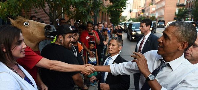 Ο Ομπάμα τα είδε όλα στο Ντένβερ -Πώς αντέδρασε όταν του πρόσφεραν μαριχουάνα [εικόνες&βίντεο] | iefimerida.gr 0