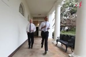 Ο Ομπάμα και ο Τζο Μπάιντεν κάνουν τζόκινγκ στους διαδρόμους του Λευκού Οίκου [βίντεο] | iefimerida.gr 0