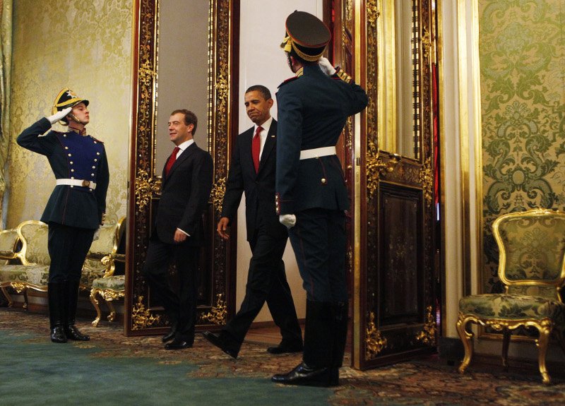 «Ο Τραμπ προσέλαβε ιερόδουλες για να ουρήσουν το κρεβάτι του Ομπάμα», υποστηρίζει Βρετανός κατάσκοπος [εικόνες] | iefimerida.gr 3