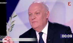 Γαλλία: Οι υποψήφιοι πρόεδροι έφεραν ανόητα αντικείμενα στο debate [εικόνες] | iefimerida.gr 4