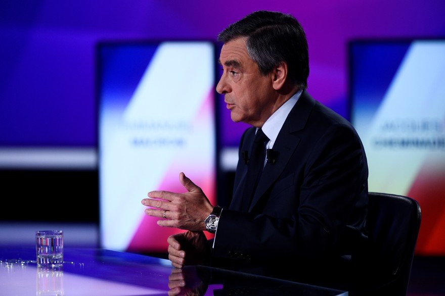 Γαλλία: Οι υποψήφιοι πρόεδροι έφεραν ανόητα αντικείμενα στο debate [εικόνες] | iefimerida.gr 6