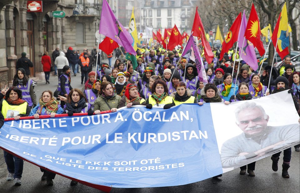 Στρασβούργο: Χιλιάδες Κούρδοι διαδήλωσαν για την απελευθέρωση του Οτσαλάν [εικόνες & βίντεο] | iefimerida.gr 0
