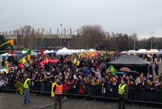 Στρασβούργο: Χιλιάδες Κούρδοι διαδήλωσαν για την απελευθέρωση του Οτσαλάν [εικόνες & βίντεο] | iefimerida.gr 2