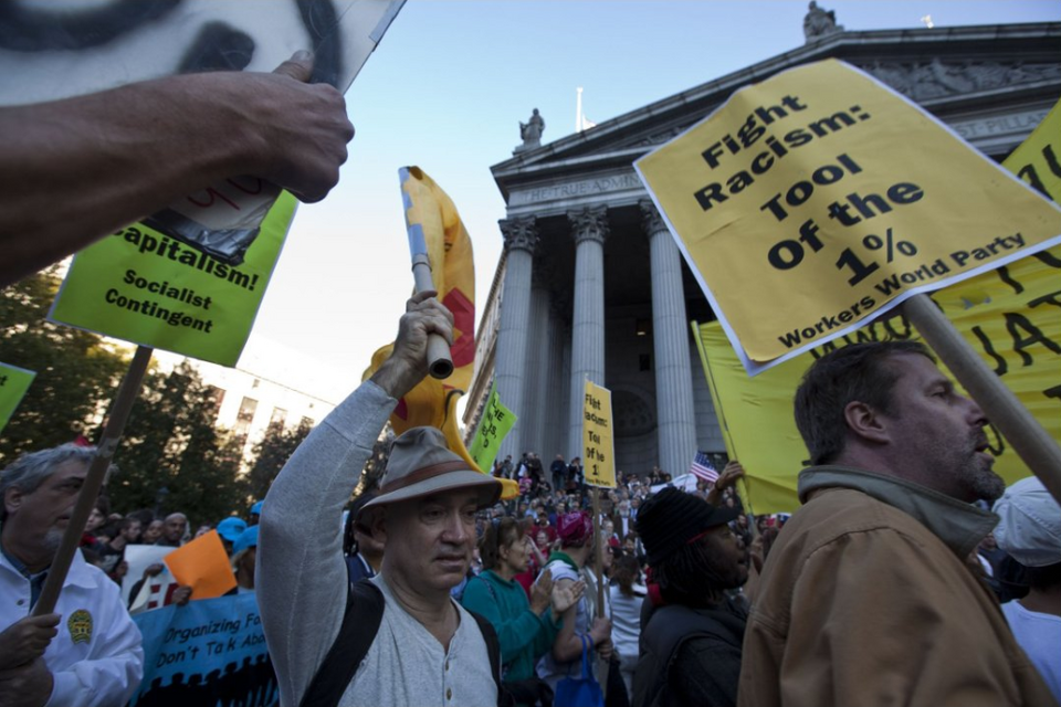 Οι Αγανακτισμένοι της Γουόλ Στριτ έγιναν ταινία [βίντεο] | iefimerida.gr 9