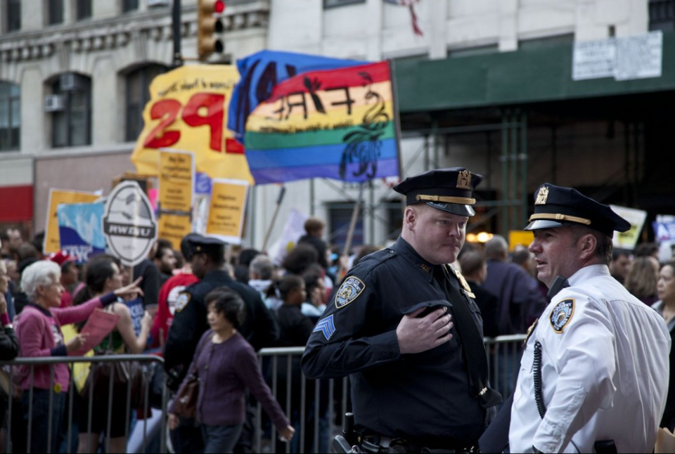 Οι Αγανακτισμένοι της Γουόλ Στριτ έγιναν ταινία [βίντεο] | iefimerida.gr 2