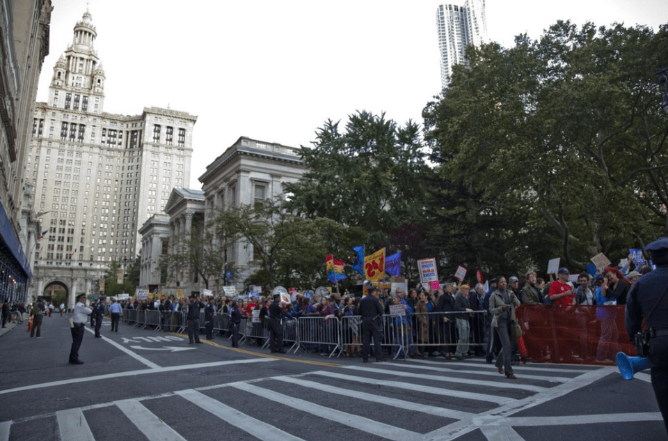 Οι Αγανακτισμένοι της Γουόλ Στριτ έγιναν ταινία [βίντεο] | iefimerida.gr 3