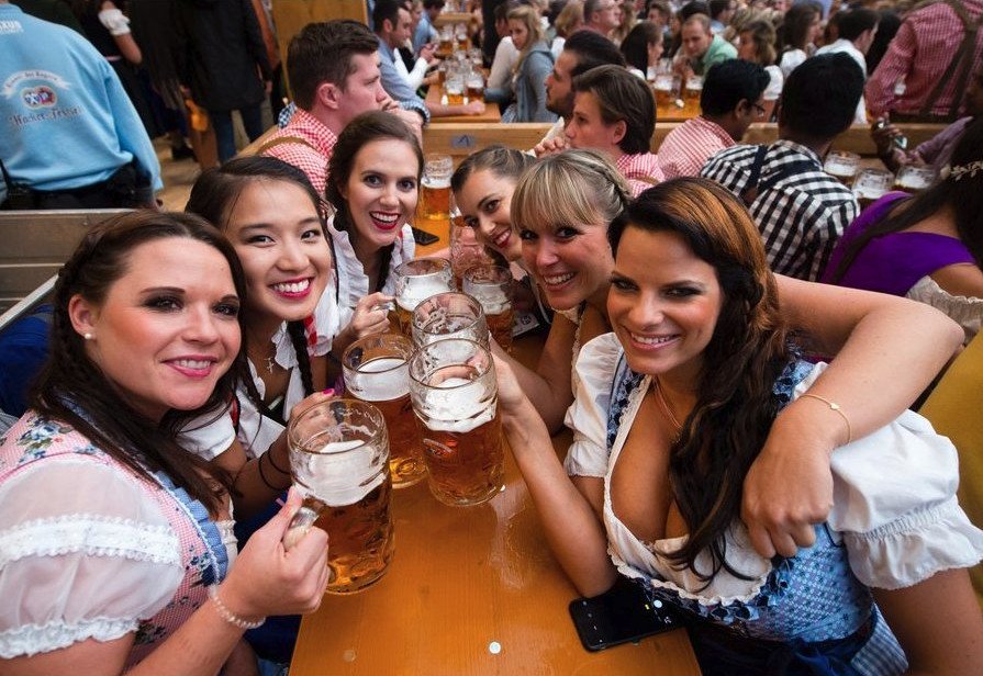Oktoberfest στο Μόναχο υπό αυστηρά μέτρα ασφαλείας -Εφτιαξαν φράχτη, απαγορεύονται οι τσάντες! [εικόνες] | iefimerida.gr 1