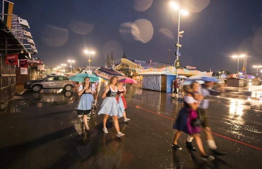 Oktoberfest στο Μόναχο υπό αυστηρά μέτρα ασφαλείας -Εφτιαξαν φράχτη, απαγορεύονται οι τσάντες! [εικόνες] | iefimerida.gr 2