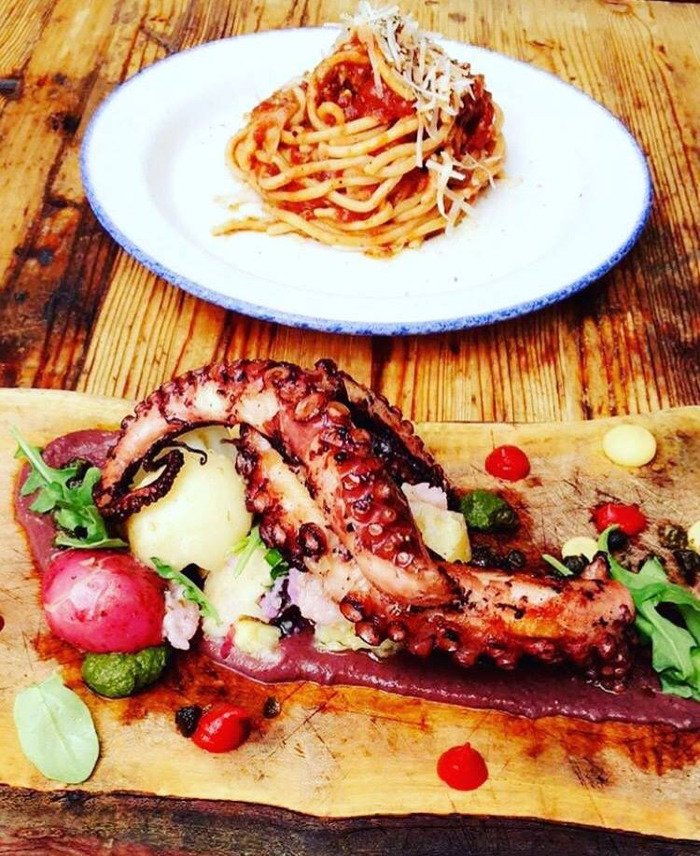 «Κολλητές» Μισέλ Ομπάμα και Σοφί Τριντό – Πήγαν μαζί για ψώνια και φαγητό [εικόνες]  | iefimerida.gr 0