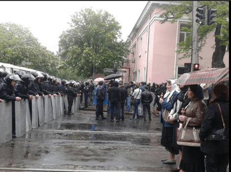 Χάος στην Οδησσό: Χιλιάδες φιλορώσοι κατέλαβαν την έδρα της αστυνομίας -Βίαια επεισόδια, κανένας δεν υποχωρεί [εικόνες&βίντεο] | iefimerida.gr 5