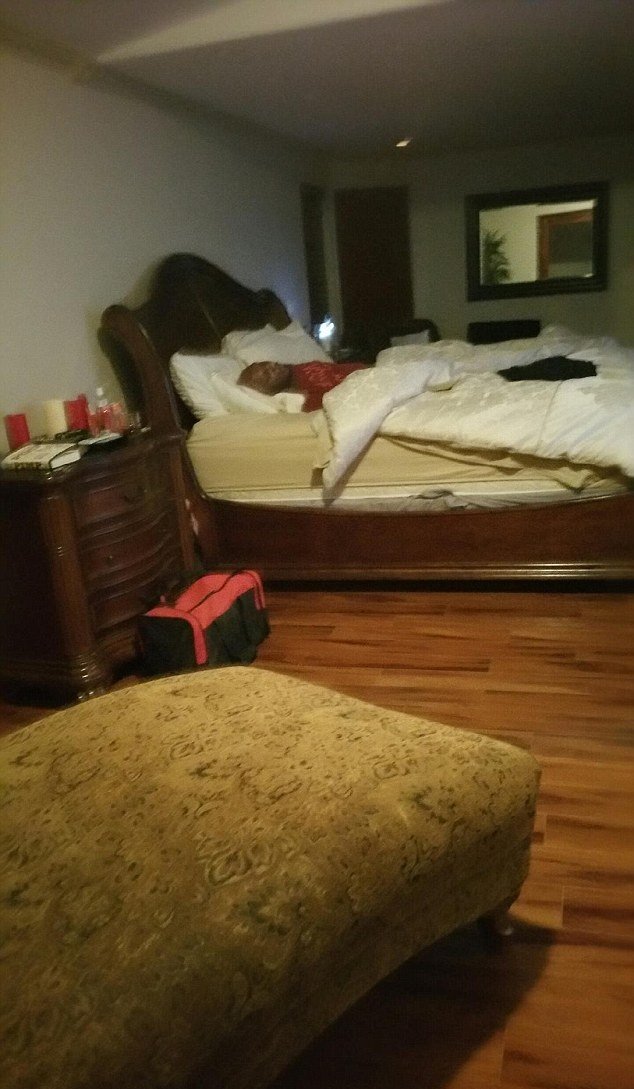 Σοκάρουν οι φωτογραφίες του Λαμάρ Οντομ μέσα από τον οίκο ανοχής [εικόνες] | iefimerida.gr 0