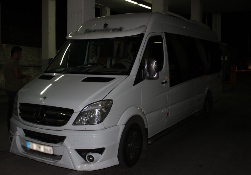 Μετέφεραν μετανάστες στην Ελλάδα σε κρύπτη κάτω από καθίσματα οχήματος [εικόνες] | iefimerida.gr 1