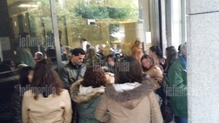 Απίστευτο: Σχολείο πήγε στο υπουργείο Οικονομικών και υποδέχτηκε τον Βαρουφάκη! [εικόνες] | iefimerida.gr 0