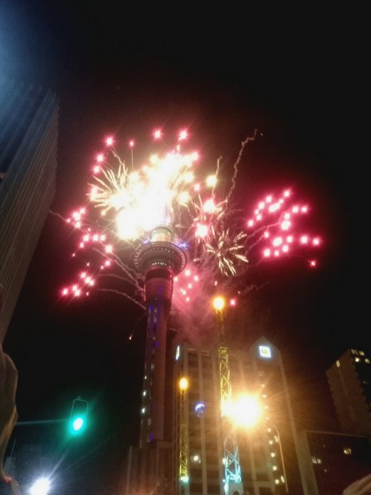 Υποδέχθηκε το 2016 η Νέα Ζηλανδία - Εντυπωσιακά πυροτεχνήματα στο Όκλαντ [βίντεο] | iefimerida.gr 0