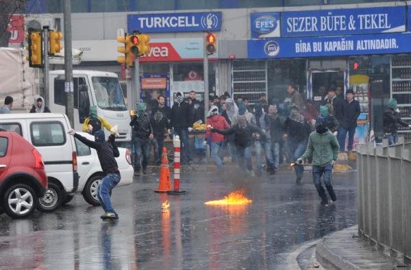 Μπουλντόζα στο Οκμεϊντανί - Ο Ερντογάν αποφάσισε να κατεδαφίσει την «ανατρεπτική» συνοικία της Κωνσταντινούπολης | iefimerida.gr 3