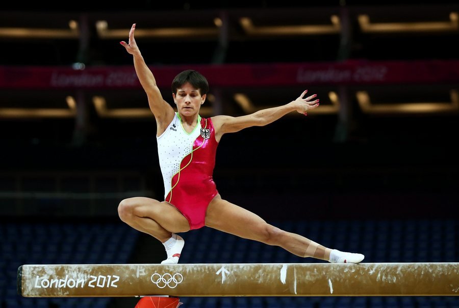 Η γυμνάστρια -θρύλος: Είναι 41 ετών και συμμετέχει για 7η φορά σε Ολυμπιακούς Αγώνες [εικόνες] | iefimerida.gr 2