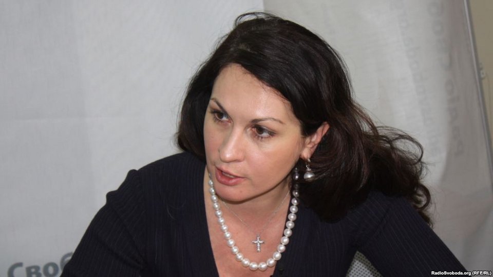 Η όμορφη κομμουνίστρια με τις πέρλες που έριξε γροθιές στην ουκρανική βουλή [εικόνες+βίντεο] | iefimerida.gr 5