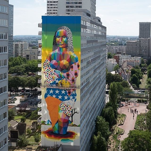 Ενας Ισπανός αναστατώνει το Παρίσι με μια Τζοκόντα 50 μέτρων [εικόνες] | iefimerida.gr 0