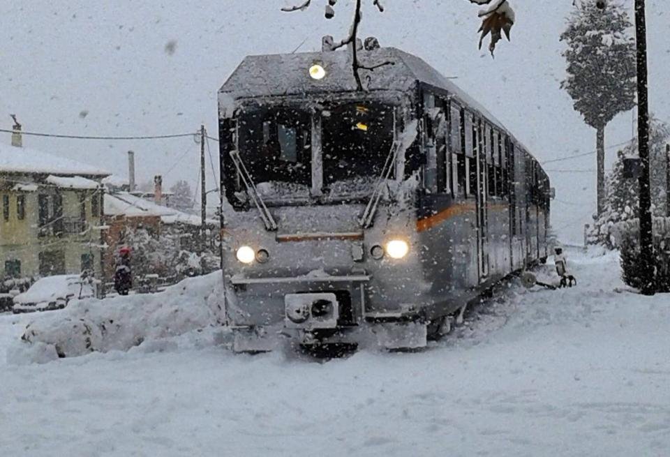 Ο Οδοντωτός φτάνει στα Καλάβρυτα στα... λευκά [εικόνες] | iefimerida.gr 3