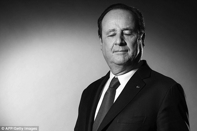 Ο Ολάντ όπως δεν τον έχουμε ξαναδεί -Μια παράξενη φωτογράφιση, μέσα στο Ελιζέ [εικόνες] | iefimerida.gr 2