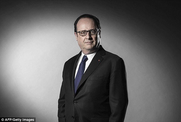 Ο Ολάντ όπως δεν τον έχουμε ξαναδεί -Μια παράξενη φωτογράφιση, μέσα στο Ελιζέ [εικόνες] | iefimerida.gr 8