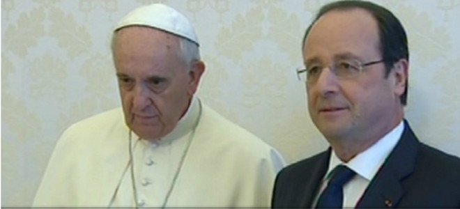 Κομμένα τα χαμόγελα στη συνάντηση Πάπα - Ολάντ: Εκδηλη αμηχανία στο Βατικανό [εικόνες&βίντεο] | iefimerida.gr 0