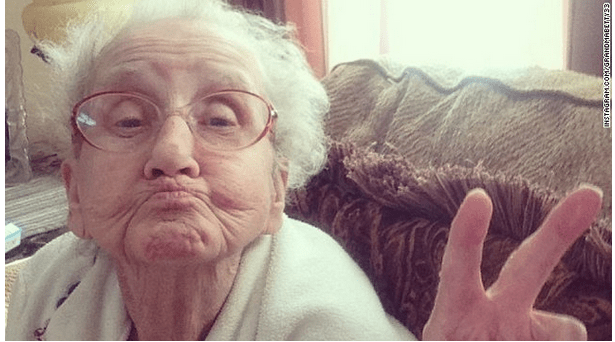 Ιδού γιατί οι selfies των ηλικιωμένων είναι οι καλύτερες -Αυθόρμητα καρέ της τρίτης ηλικίας που ξετρελαίνουν [εικόνες] | iefimerida.gr 2