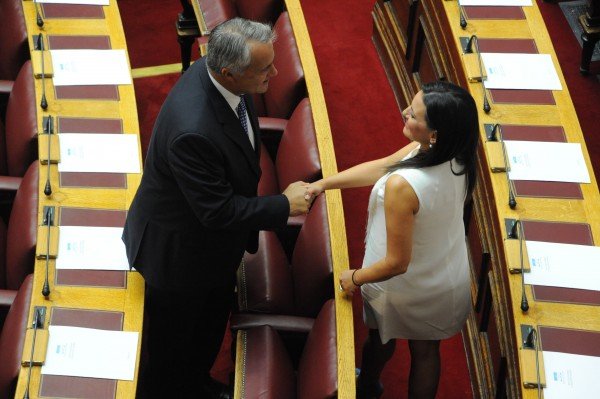 Οι κυρίες της Βουλής στην ορκωμοσία [εικόνες] | iefimerida.gr 9