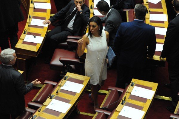 Οι κυρίες της Βουλής στην ορκωμοσία [εικόνες] | iefimerida.gr 10