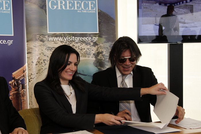 Mόνο ο Ηλίας Ψινάκης μπορεί να κάνει την Ολγα Κεφαλογιάννη να γελάει έτσι [εικόνες] | iefimerida.gr 1