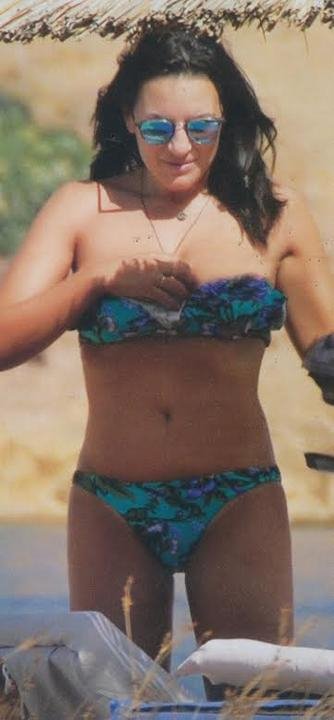 Διακοπές στη Μύκονο για την Ολγα Κεφαλογιάννη - Χαμογελαστή και μαυρισμένη στα Ματογιάννια [βίντεο] | iefimerida.gr 2