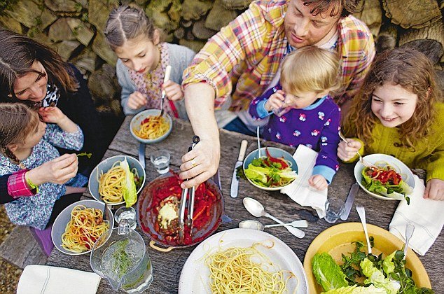 Διαρρήκτες «σήκωσαν» το υπέροχο σπίτι του Τζέιμι Ολιβερ -Ενα μοναδικό βρετανικό 4ώροφο [εικόνες] | iefimerida.gr 13