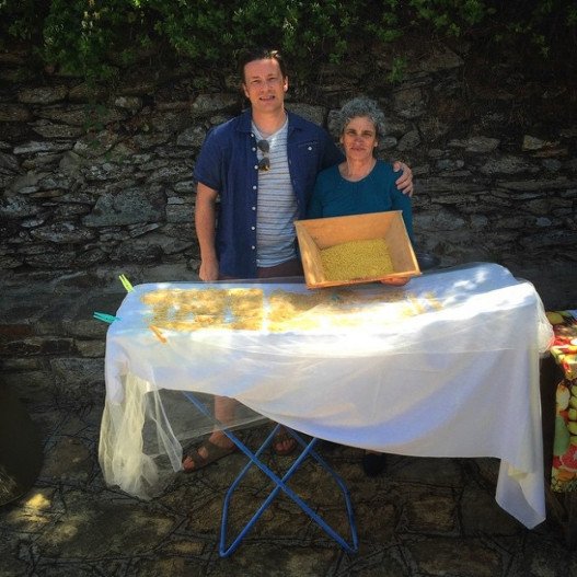 O Jamie Oliver βρήκε το μυστικό της μακροβιότητας στην Ικαρία [εικόνες] | iefimerida.gr 4