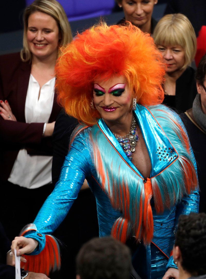 H Drag Queen που εξέλεξε Γερμανό Πρόεδρο και τράβηξε την προσοχή της Μέρκελ! [εικόνες] | iefimerida.gr 7