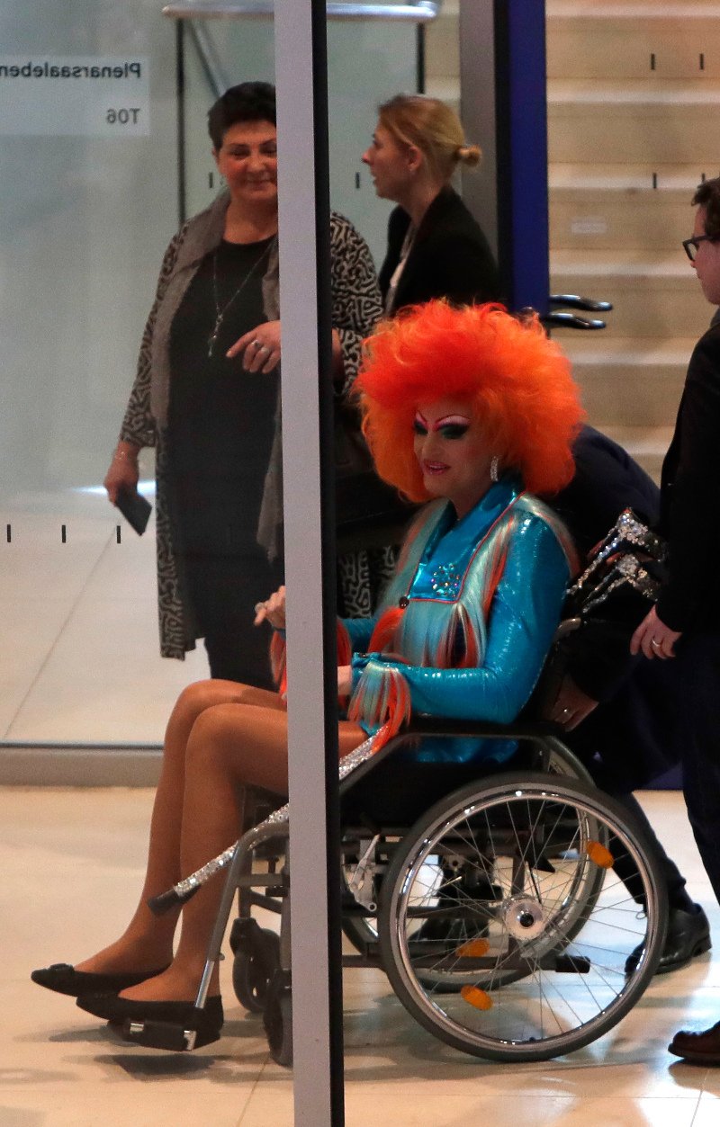 H Drag Queen που εξέλεξε Γερμανό Πρόεδρο και τράβηξε την προσοχή της Μέρκελ! [εικόνες] | iefimerida.gr 8