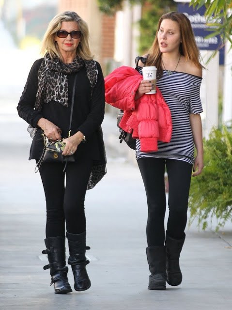 Αγνώριστη η κόρη της Olivia Newton John -Αμύθητα ποσά για να γίνει Barbie [εικόνες] | iefimerida.gr 7